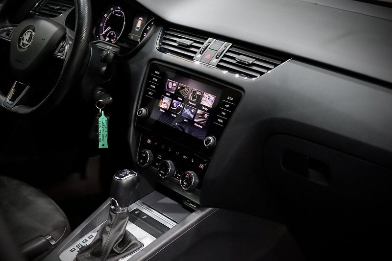 Škoda Octavia 3 FL Combi 1.4 TSI 110 kW DSG - fotka 15 z 31