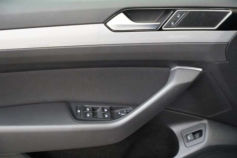 Volkswagen Passat - fotka 12 z 28