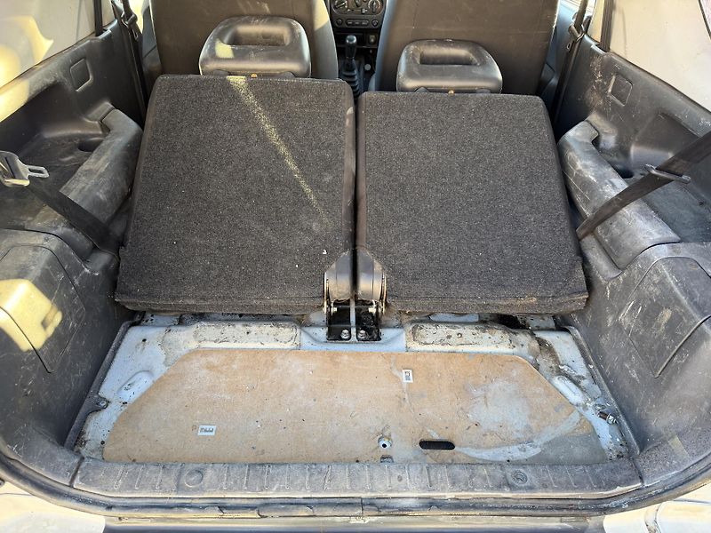 Suzuki Jimny 1,3i/63kW 4x4 - Klima,TZ,... - fotka 37 z 70