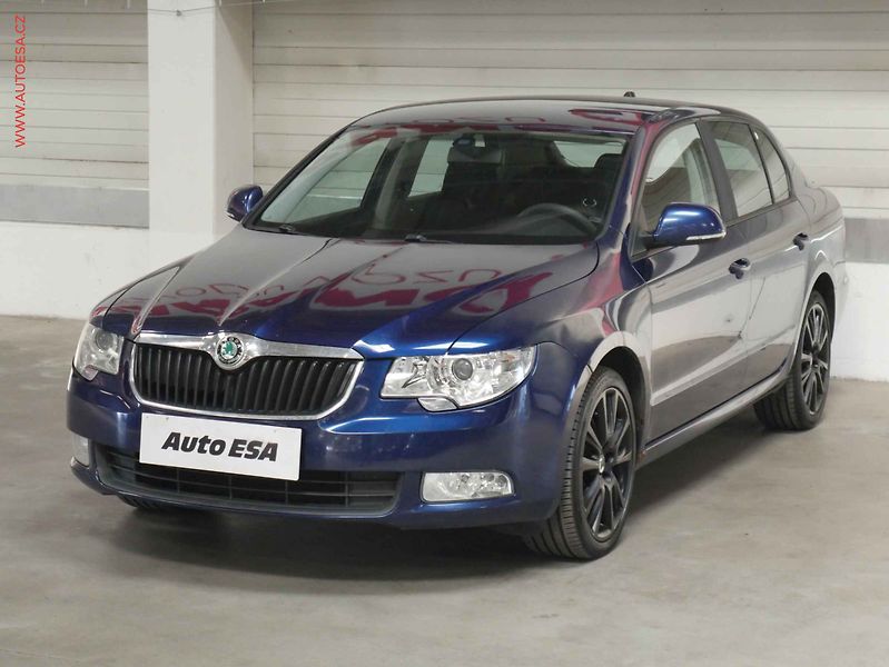 Škoda Superb (2011) 2.0 TDi, AC, STK4/28 - fotka 3 z 15