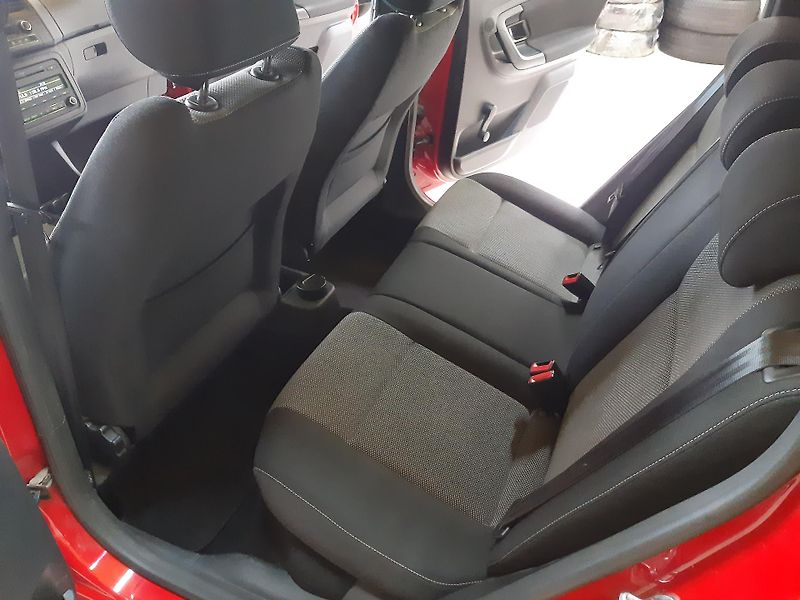 Škoda Fabia 1.2 TSI MONTE CARLO - fotka 17 z 20