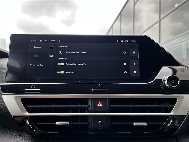 Citroën C4 1,2   MAX EAT8 - fotka 17 z 23