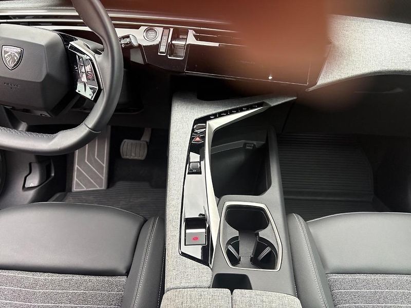 Peugeot 5008 (2026) ALLURE Hybrid 145 e-DCS6       - fotka 20 z 21
