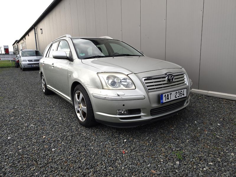 Toyota Avensis 2.4i   AUTOMAT - fotka 8 z 17