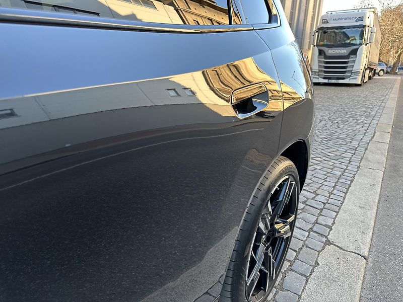 BMW X3 M 50i Xdrive - fotka 12 z 56