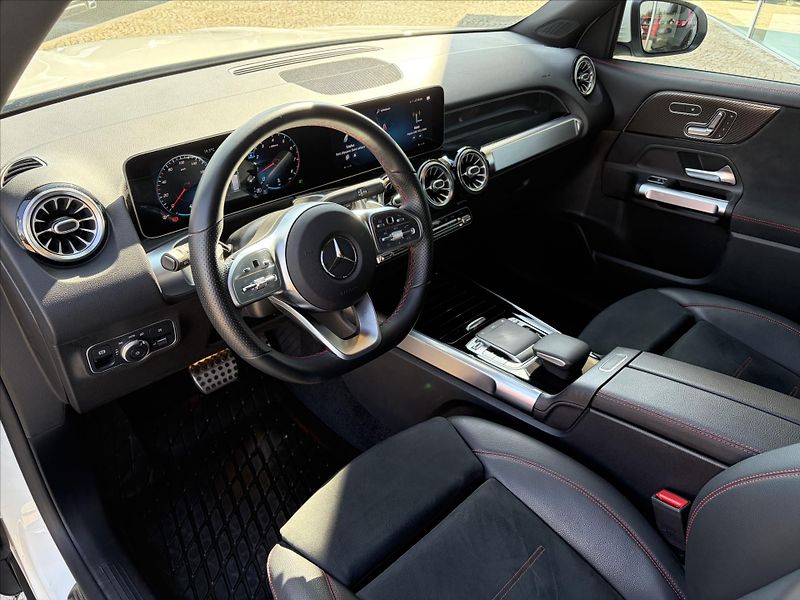 Mercedes-Benz GLB 250 - fotka 7 z 30