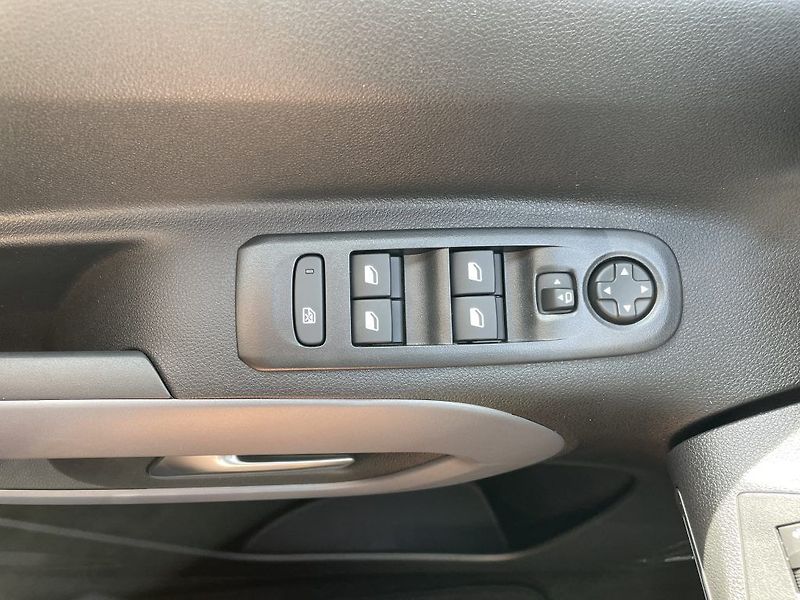 Toyota ProAce City Verso 1.5D 130k VIP 7S ODBĚR 10/2026 - fotka 29 z 33