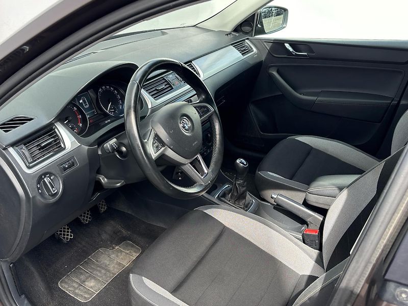 Škoda Rapid AMBITION - fotka 6 z 25