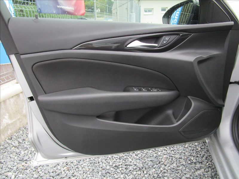 Opel Insignia ST 1.5 CDTi, aut. Klima, LED - fotka 16 z 41