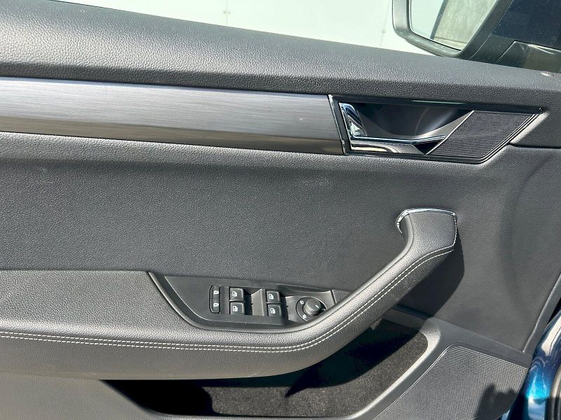 Škoda Superb (2023) Combi Style 2,0 TDI 110 kW 7-s - fotka 17 z 30