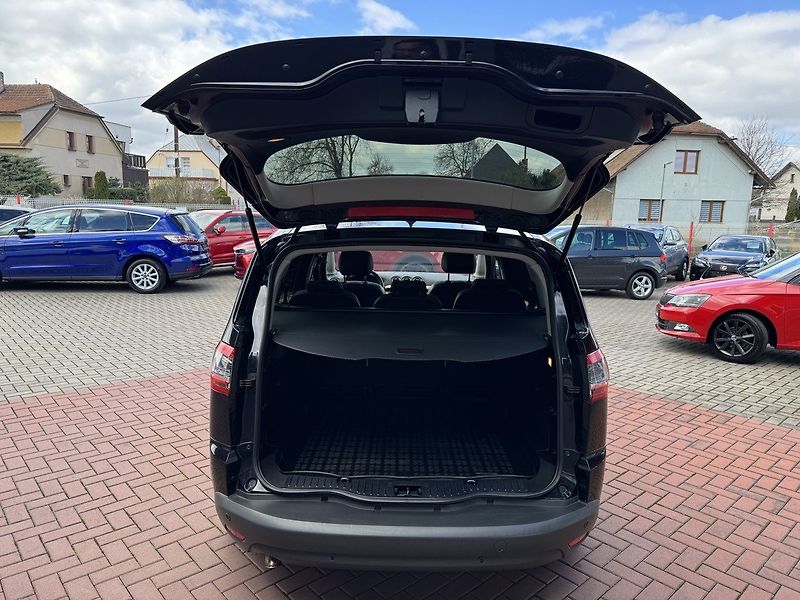 Ford S-MAX (2014) 2.0TDCi Titanium Navi Pano - fotka 20 z 46