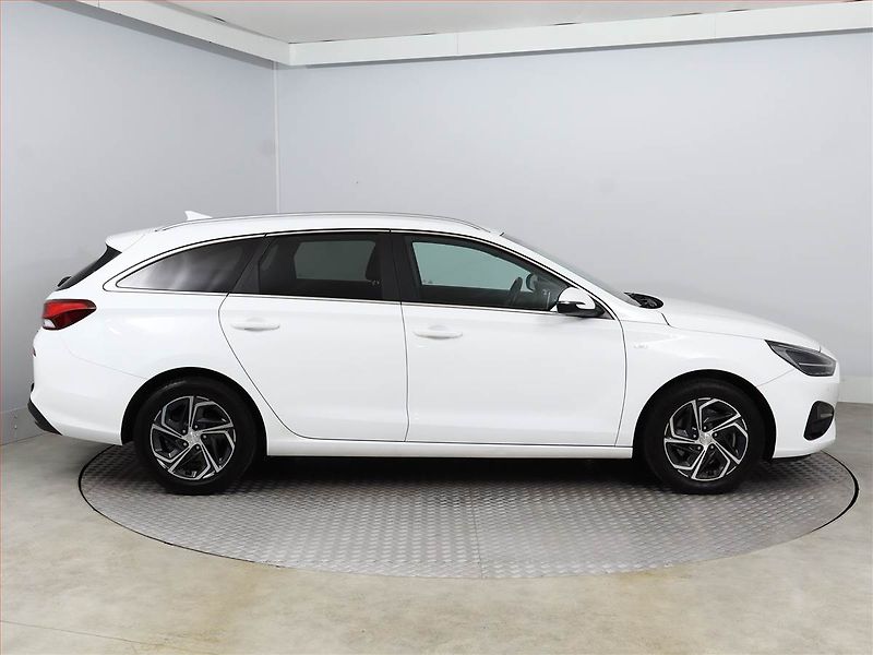 Hyundai i30 (2021) 1.5 T-GDI MHEV, ČR,1.maj - fotka 6 z 16