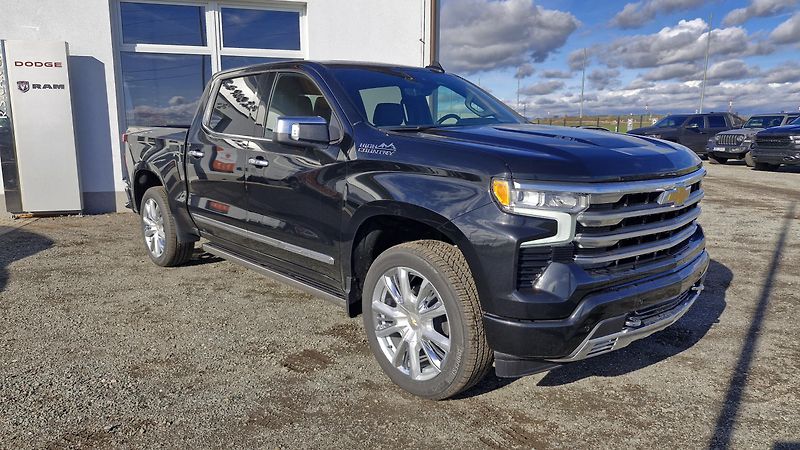 Chevrolet Silverado (2025) HIGH COUNTRY 6.2l - fotka 2 z 13