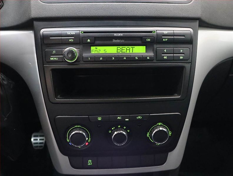 Škoda Yeti (2010) 1.2 TSI, Tempomat - fotka 12 z 17