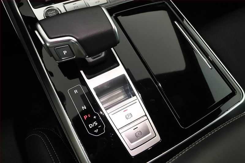 Audi Q8 (2025) 50 TDI, S-LINE, VZDUCH - fotka 10 z 20