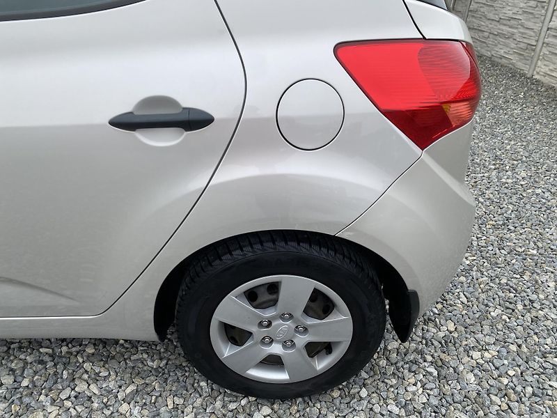 Kia Venga 1.4i 16v 90PS KLIMA SERVIS!!!  - fotka 33 z 144