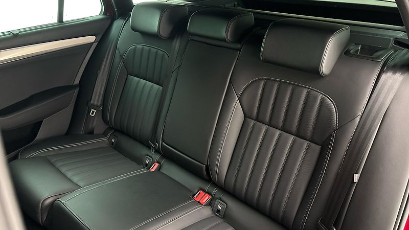 Škoda Superb 2.0 TDI DSG L&K Combi - fotka 16 z 35