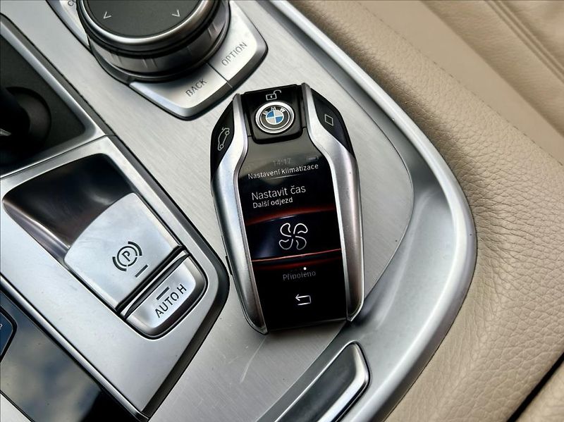 BMW Řada 7 3,0 730d xDrive záruka 2027 - fotka 54 z 61