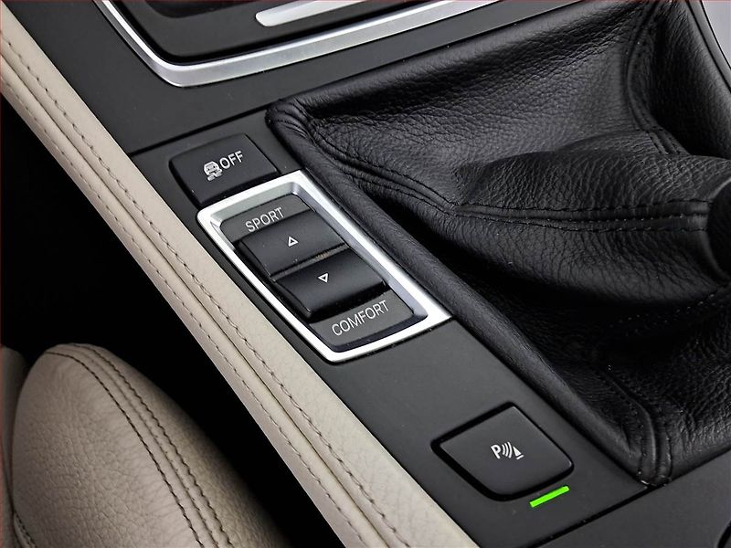 BMW Řada 5 (2015) 535i, Kůže, Navi, Bi-Xenony - fotka 17 z 22