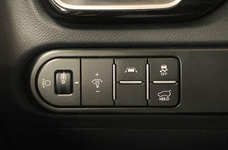 Kia Ceed 1,4 T-GDi Exclusive DCT, ČR - fotka 23 z 25