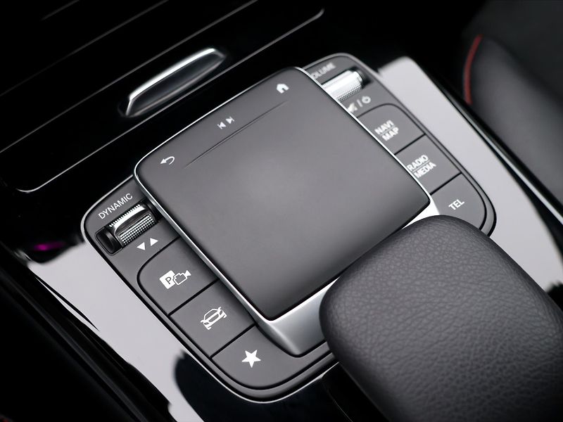 Mercedes-Benz CLA 2,0 CDI AMG CZ DPH Navi - fotka 29 z 37