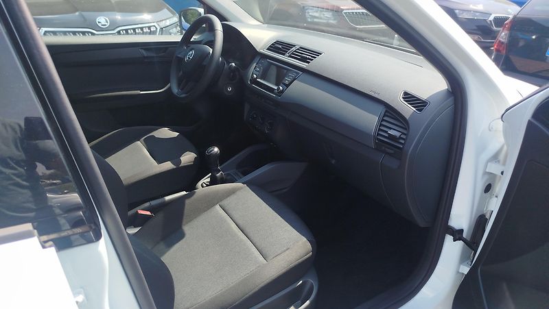 Škoda Fabia (2018) 1.0 MPi  ++ klimatizace ++ - fotka 19 z 26