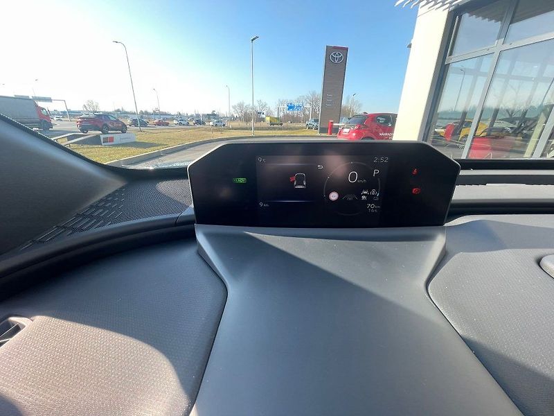 Toyota bZ4X EV FWD 73.1 kWH Style - fotka 22 z 30