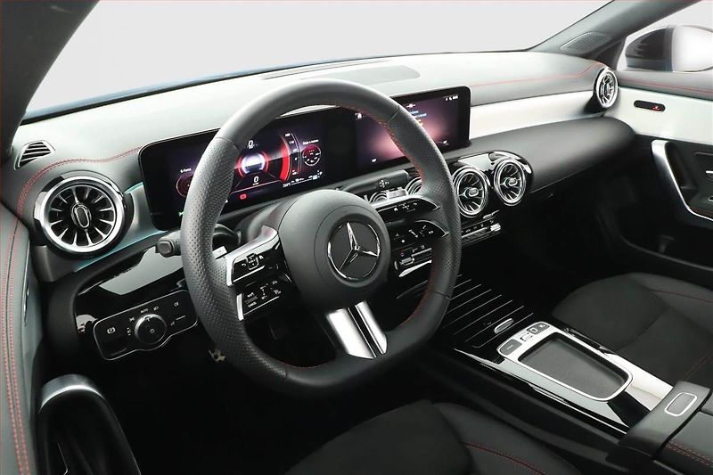 Mercedes-Benz CLA (2025) 250 e - fotka 23 z 28