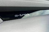 Audi Q8 e-tron 55 Sportback Q 360 Matrix Pano - náhled 32