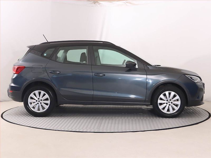 Seat Arona (2022) Xperience 1.0 TSI, Automat - fotka 6 z 20