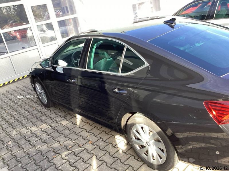 Škoda Octavia Top Selection 1,5 TSI m-HEV 11 - fotka 3 z 5
