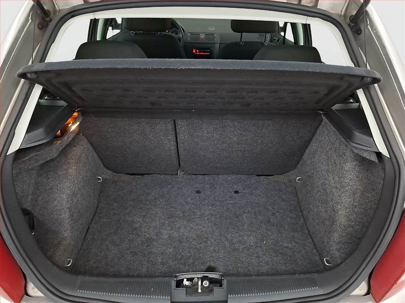 Škoda Fabia (2007) 1.2 12V, nová STK, servisované - fotka 13 z 13