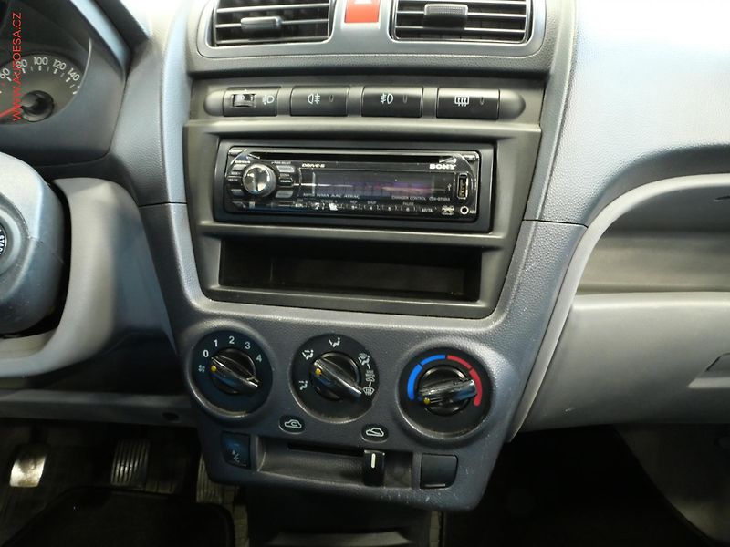 Kia Picanto (2007) 1.0 CRDi, AC - fotka 13 z 17