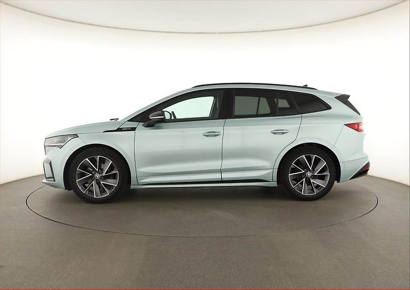 Škoda Enyaq (2022) Sportline 60 (62 kWh), SoH 91% - fotka 3 z 24