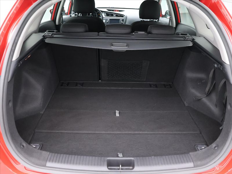 Kia Ceed 1,6 CRDI 100kW CZ Comfort Navi - fotka 10 z 30