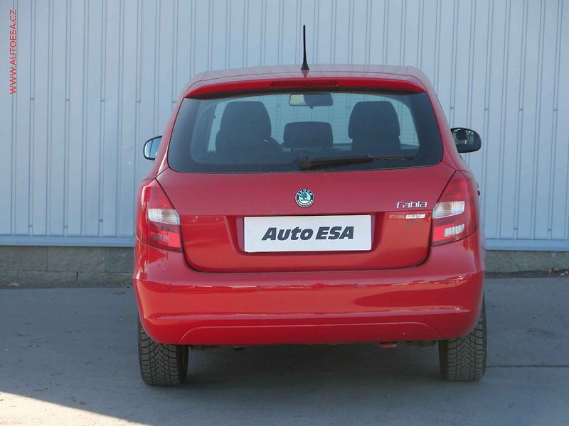 Škoda Fabia (2011) 1.2TSi, 2.maj,ČR, Elegance - fotka 5 z 16