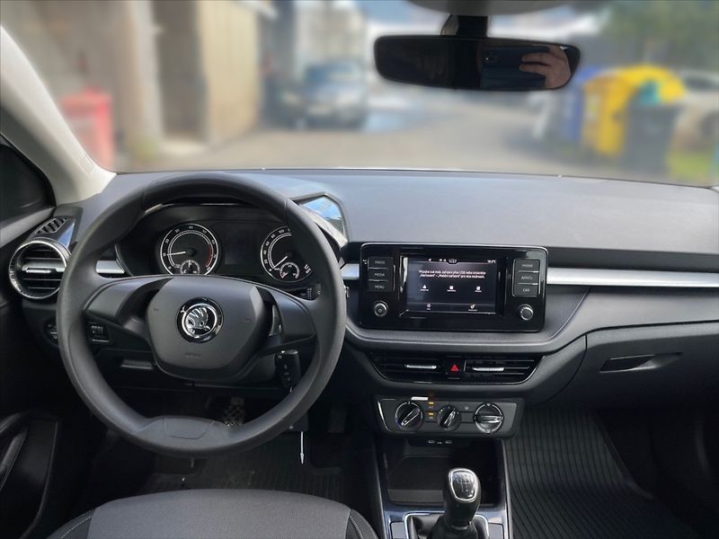 Škoda Fabia 1,0 MPI 59 Ambition - fotka 9 z 11