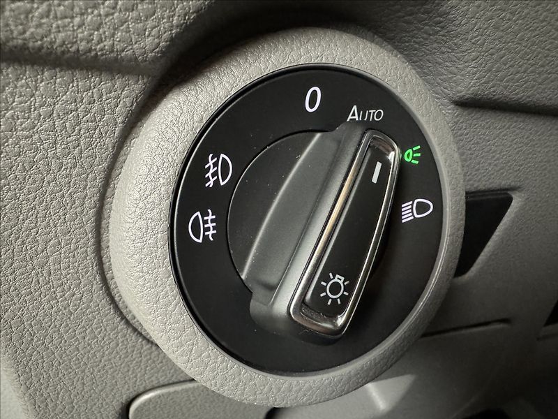 Volkswagen California 2,0 TDi  DSG Beach LED Assist - fotka 28 z 50