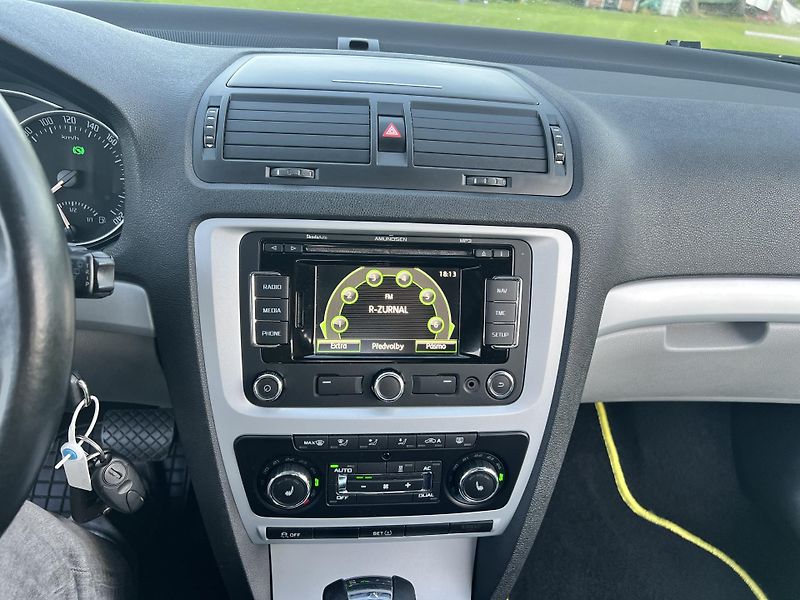 Škoda Octavia 1.6TDI 77KW,DIGIKLIMA,WEBASTO - fotka 38 z 45