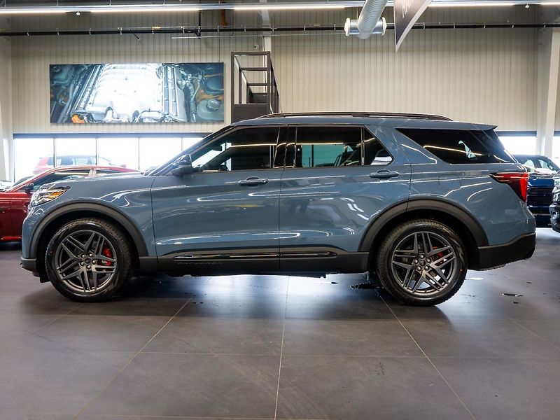 Ford Explorer (2026) 3.0 ST 4WD 21Alu, B&O 980W - fotka 2 z 45