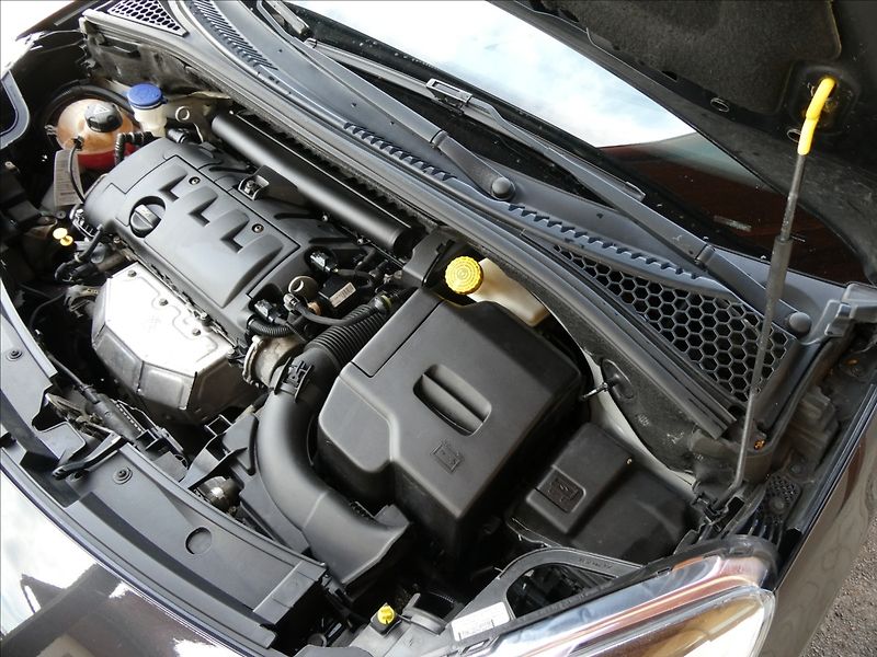 Citroën DS3 1,6 i 16V digi.klima, serviska - fotka 41 z 45