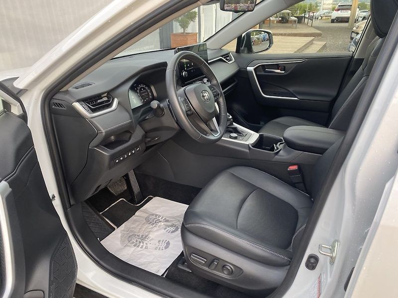 Toyota RAV4 2.5HEV, ČR, Executive Sky, 4x4 - fotka 11 z 35