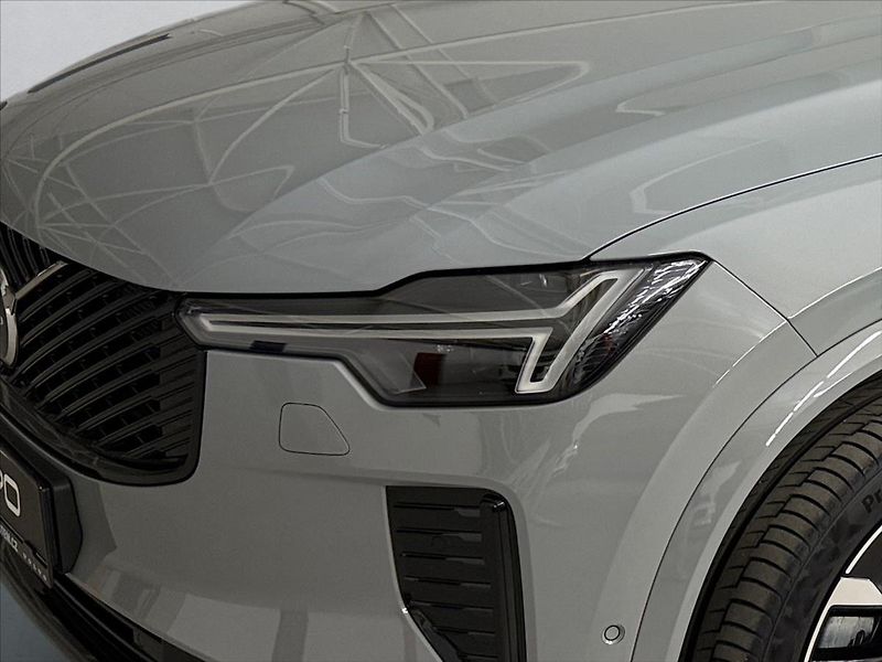 Volvo XC90 (2026) 2,0 Plus Dark  6142 - fotka 5 z 15