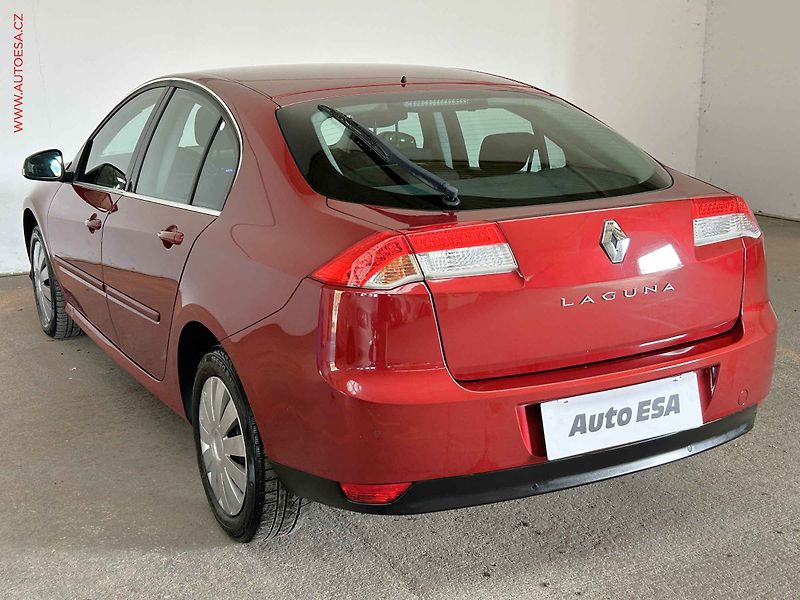 Renault Laguna (2010) 1.6i, 1.maj, AC, tempo - fotka 6 z 15