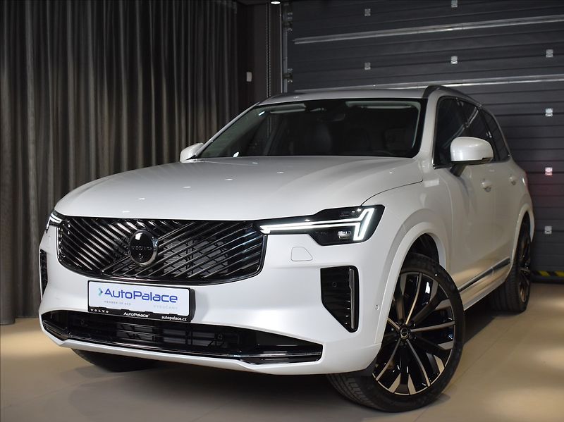 Volvo XC90 (2026) 2,0 B5  Ultra Bright - fotka 1 z 46