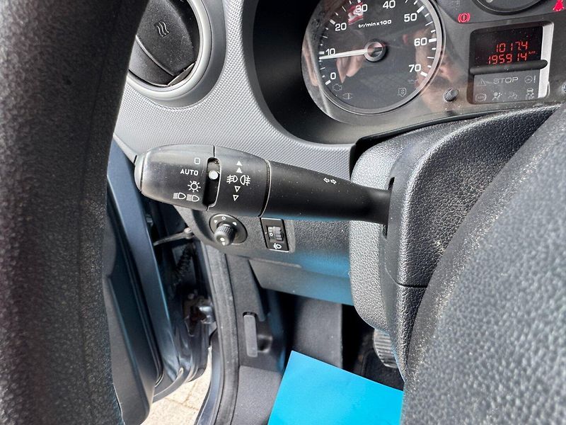 Peugeot Partner (2009) 1.6 16V - fotka 17 z 28