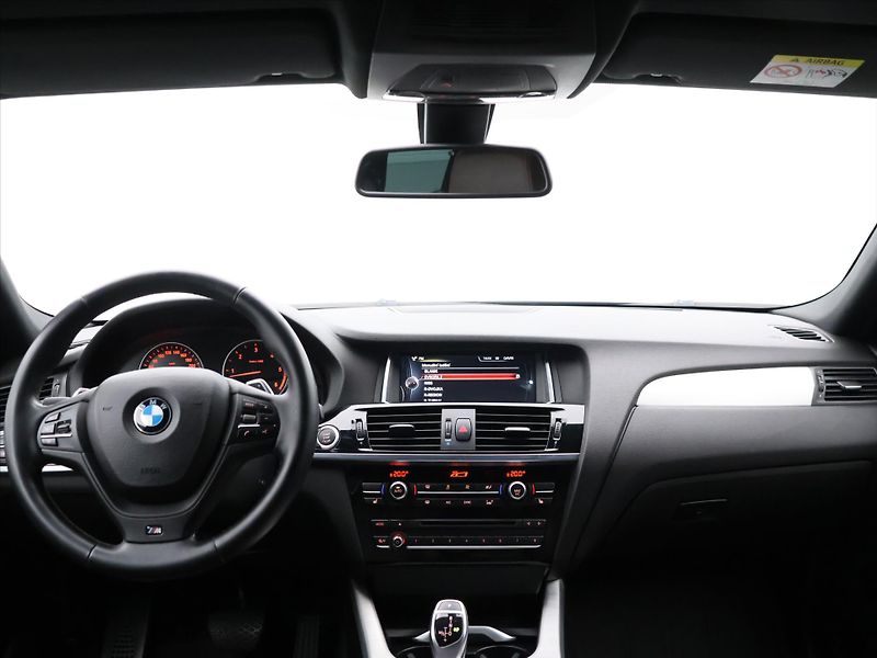 BMW X4 3,0 30d xDrive M Sport Shadow - fotka 25 z 32