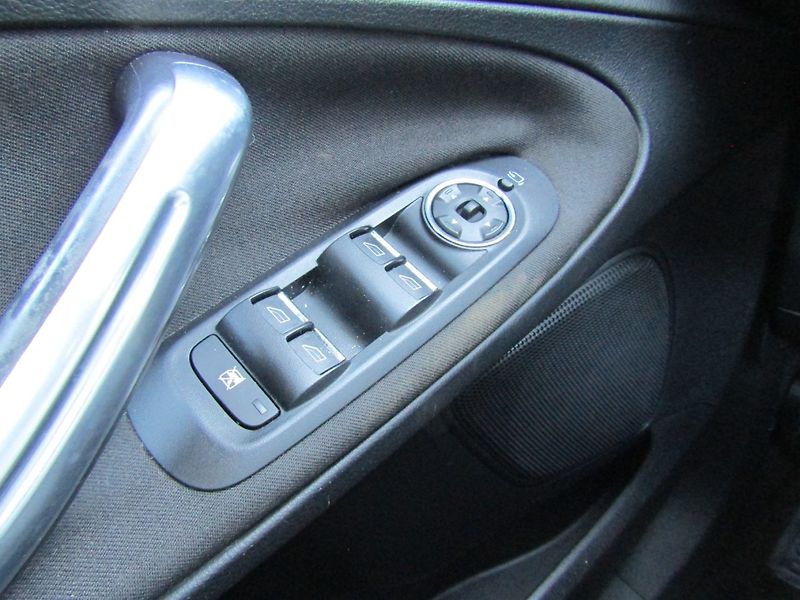 Ford S-MAX (2008) 1.8 TDCi 92kW  7 MÍST - fotka 28 z 35