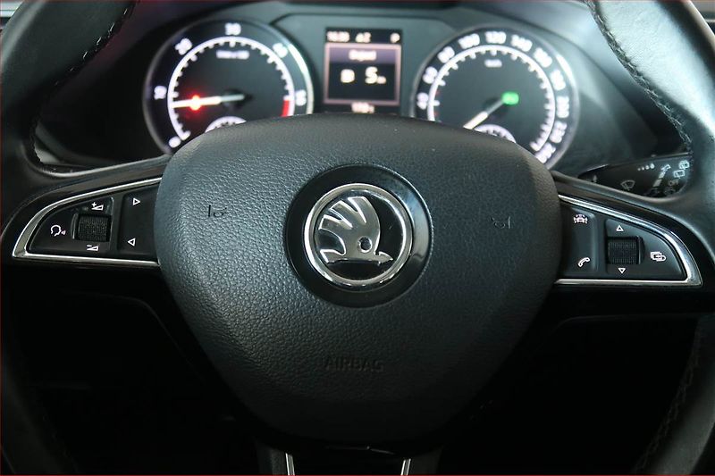 Škoda Superb (2017) Style 2.0 TDI, Automat - fotka 19 z 20
