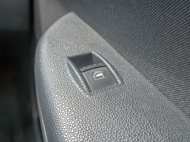 Škoda Fabia (2006) 1.4i 16V 74KW – PO ROZVODECH - fotka 27 z 41